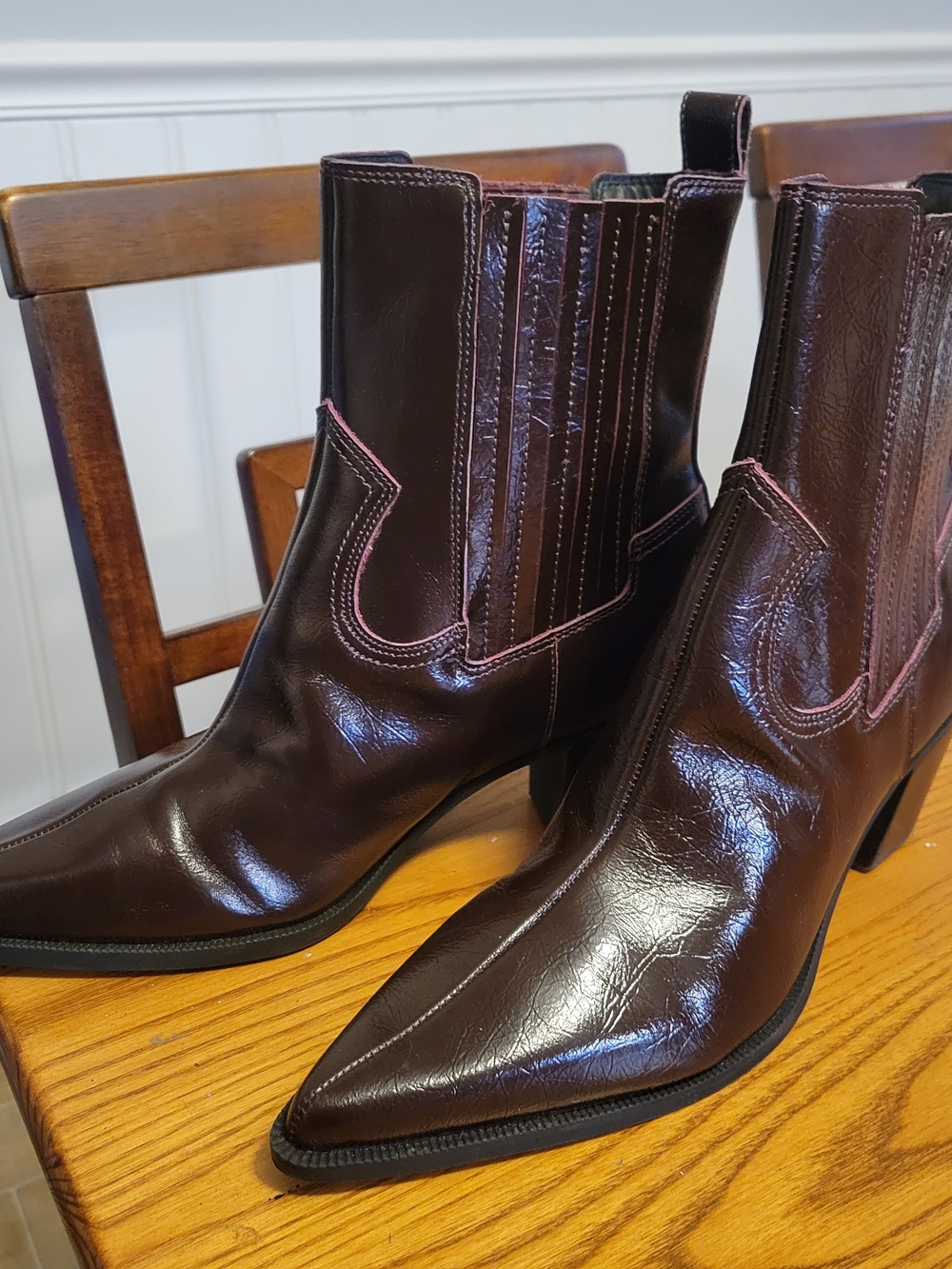 Dolce Vita  Pointed Ankle Booties in Mulberry Size 12